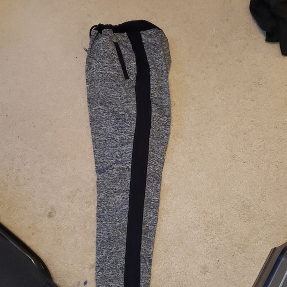 Joggers - Picture 3 of 3